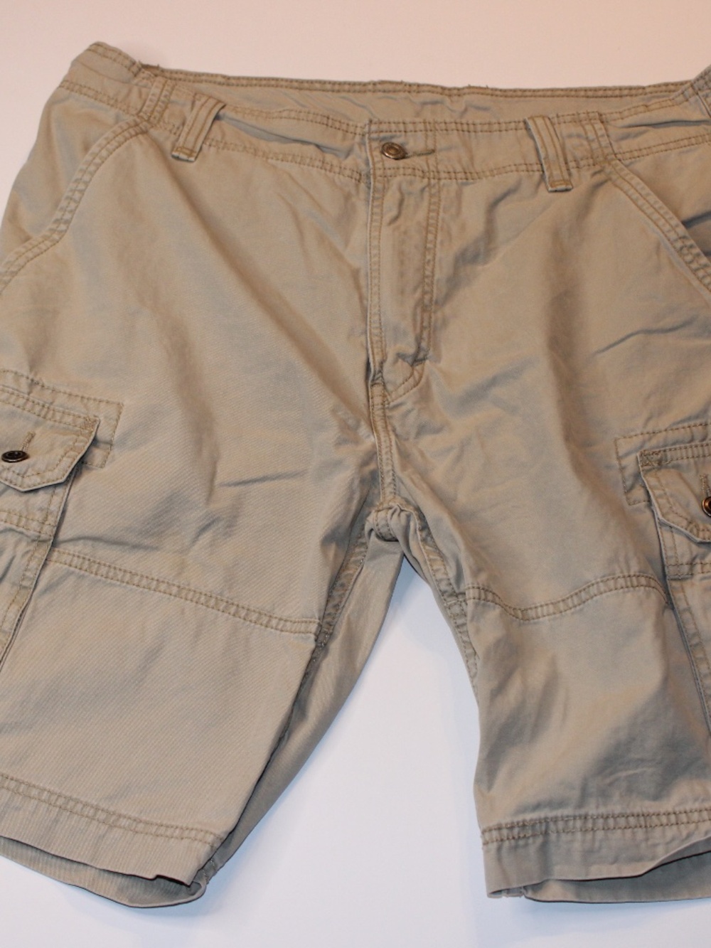 Levi’s Khaki Cargo Shorts Men’s Size 36 Utility Outdoor Hiking